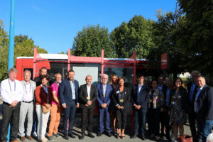 T-libr, voyage inaugural zone Côtière 06.10.2023 : Accueil en gare de Beynost des élus participants (crédits photo : CCMP)